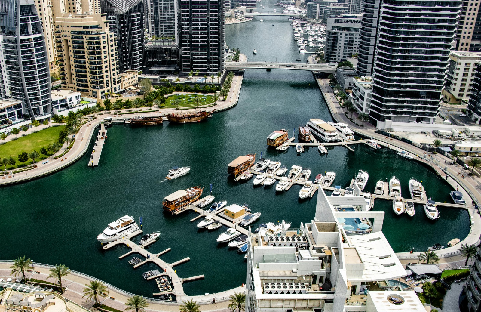 BOAT AND YACHT RENTAL 2